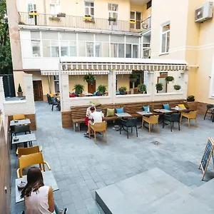 https://discovery-bb.hotelslviv.net